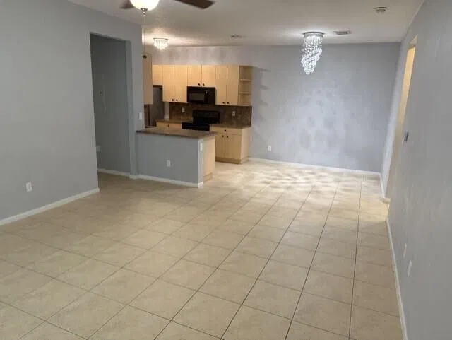 Unit 115 photo 8