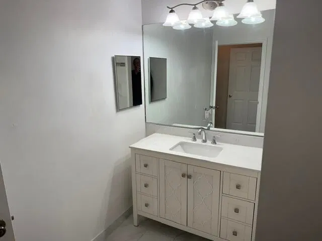 Unit 115 photo 15