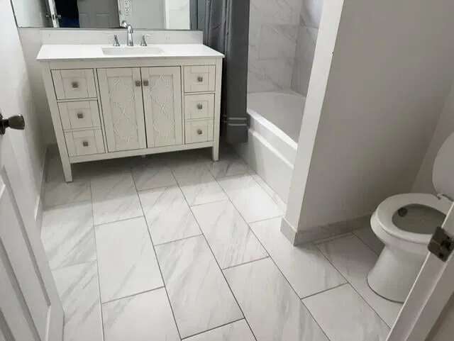 Unit 115 photo 16