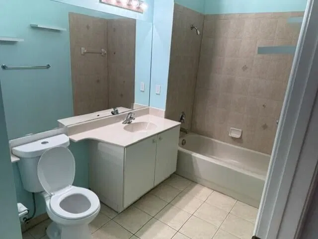 Unit 115 photo 19