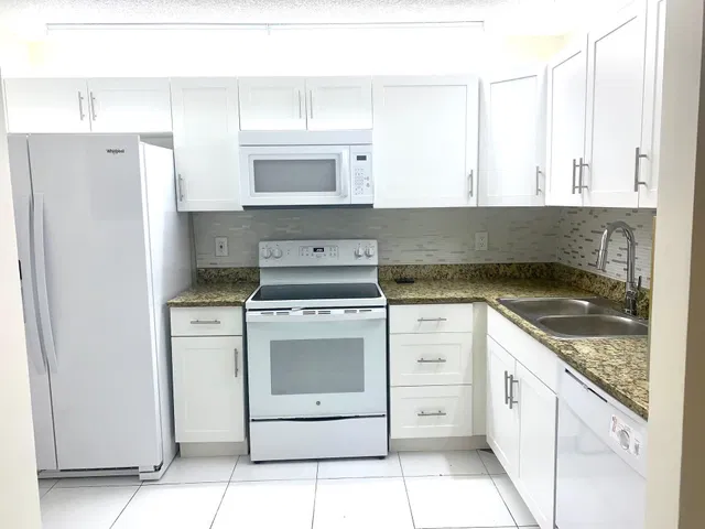 Residence photo 4