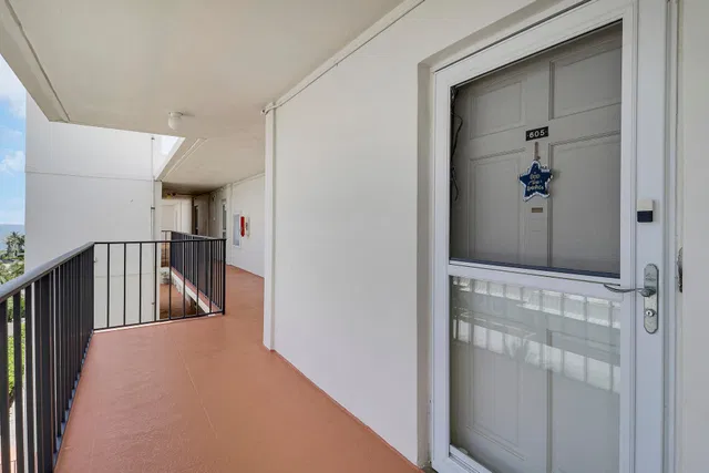 Unit 605 photo 47