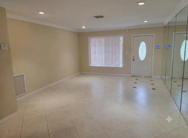Residence photo 5