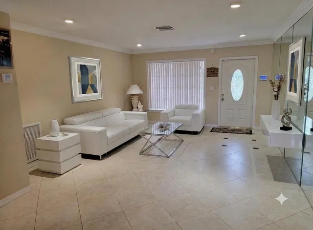 Residence photo 6