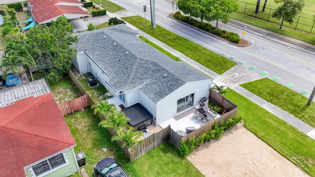 West Palm Beach Residence photo 11