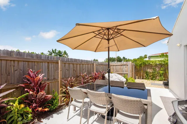 West Palm Beach Residence photo 26