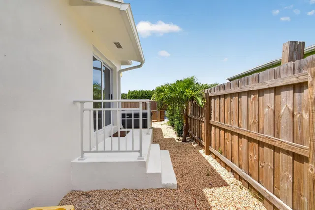 West Palm Beach Residence photo 34