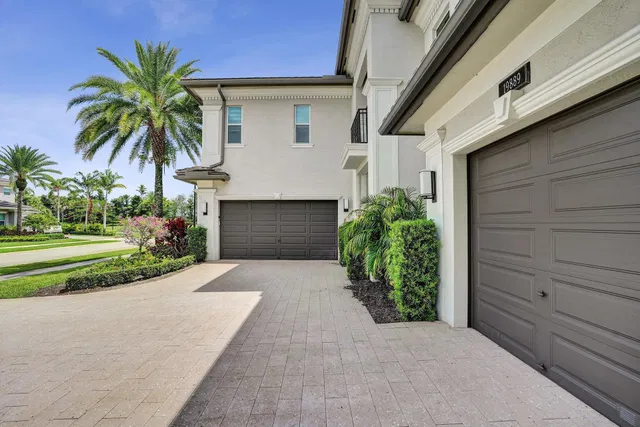 Residence photo 5