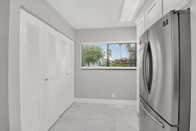 Unit 213 photo 5