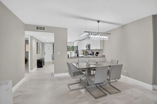 Unit 213 photo 9