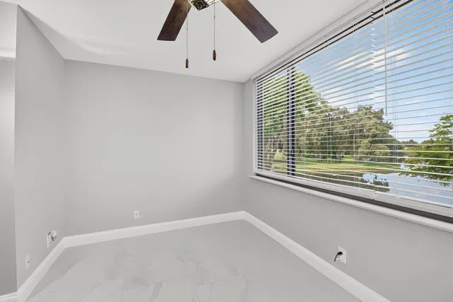 Unit 213 photo 14