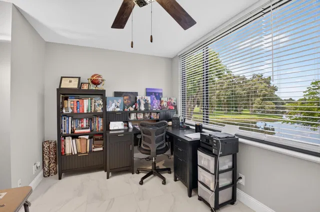 Unit 213 photo 15