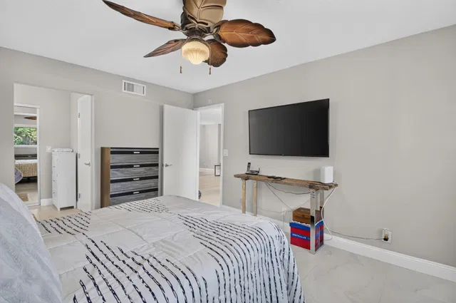 Unit 213 photo 17
