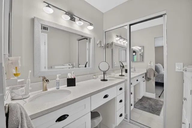 Unit 213 photo 20
