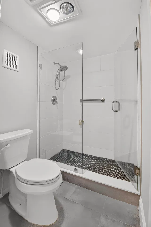 Unit 213 photo 22