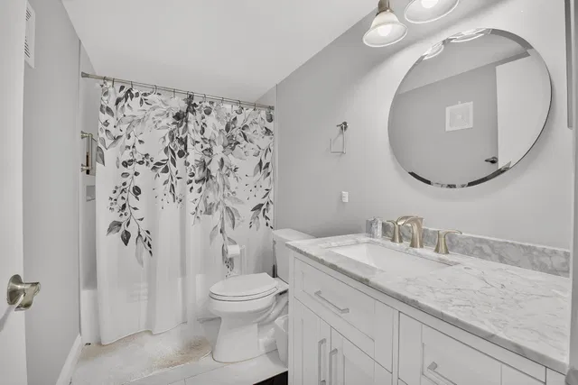Unit 213 photo 25