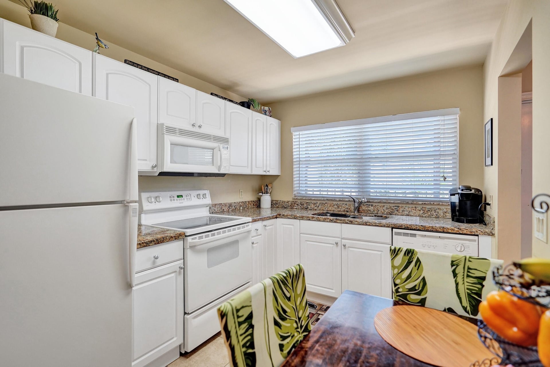 Unit 307 photo 5