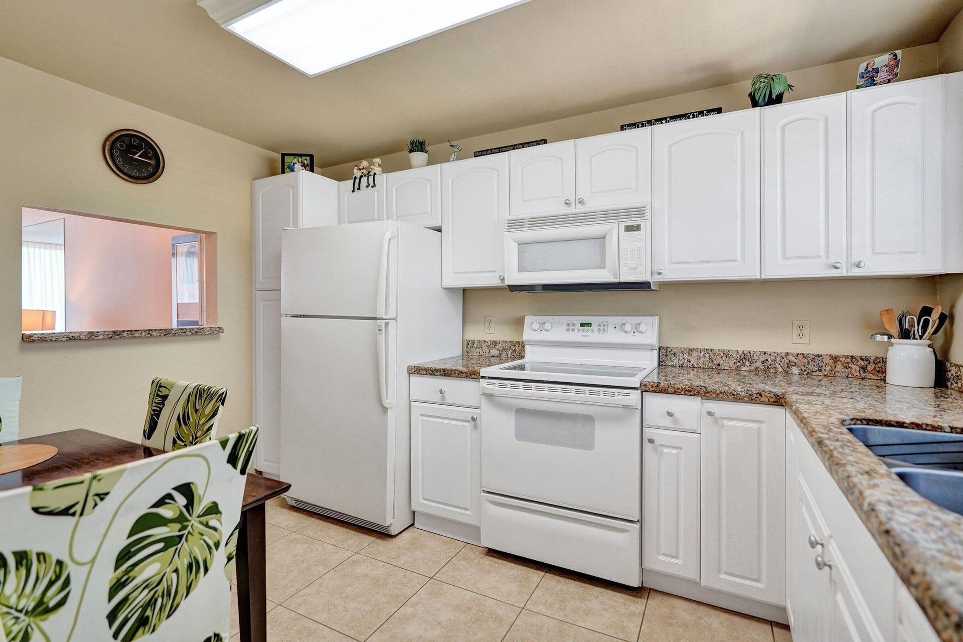 Unit 307 photo 6