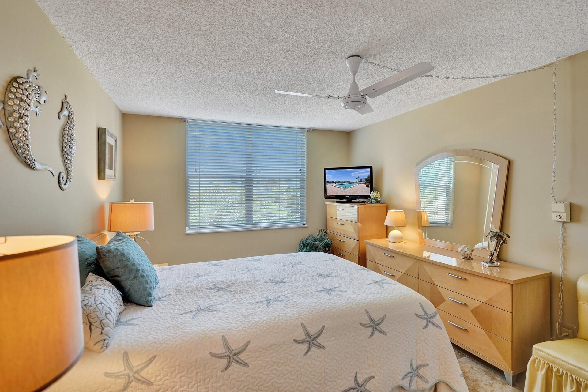 Unit 307 photo 10