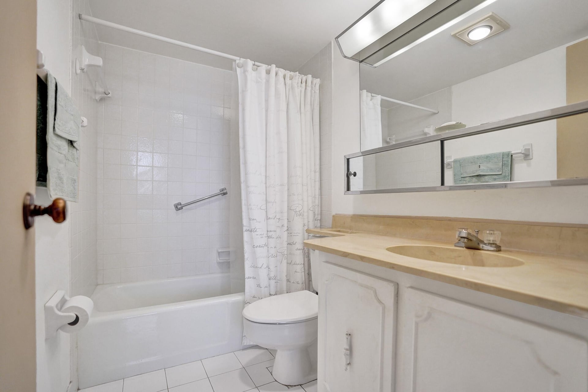 Unit 307 photo 11