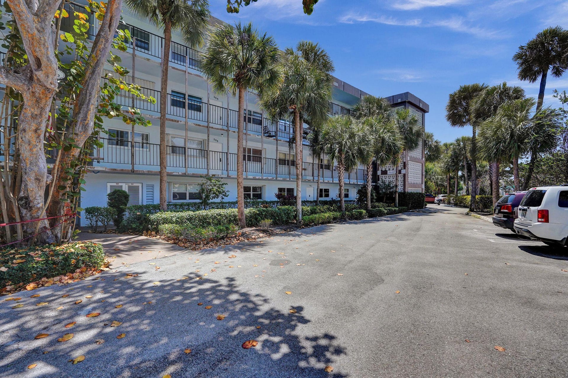 Unit 307 photo 19