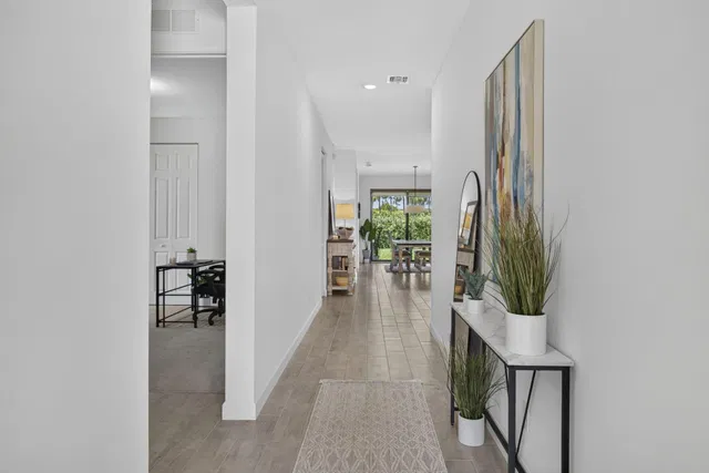 Residence photo 9