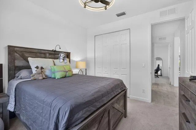 Residence photo 12