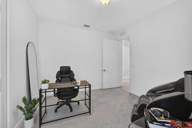 Residence photo 16