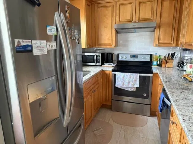 Unit 230 photo 4