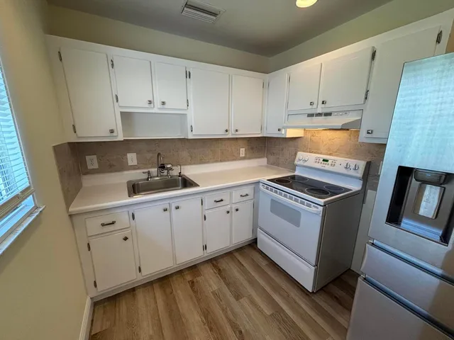Residence photo 3