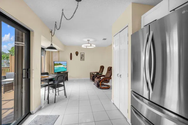 Residence photo 20
