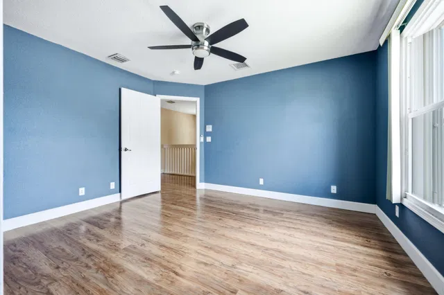 Residence photo 28
