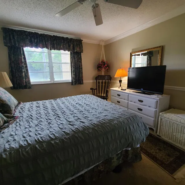 Unit 1080 photo 33