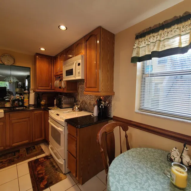Unit 1080 photo 41
