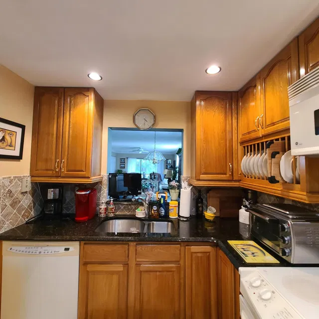 Unit 1080 photo 43