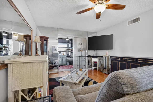  Unit 408 photo 14