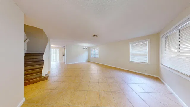 Residence photo 5