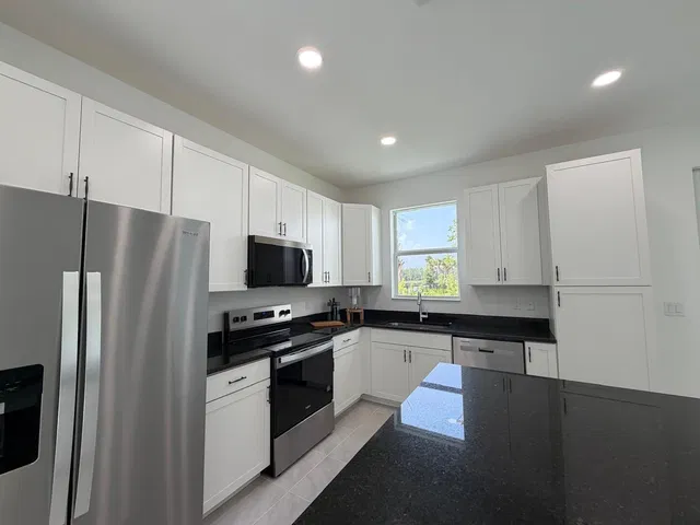 Residence photo 2