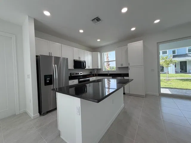 Residence photo 5