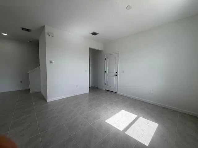 Residence photo 8