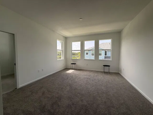 Residence photo 12