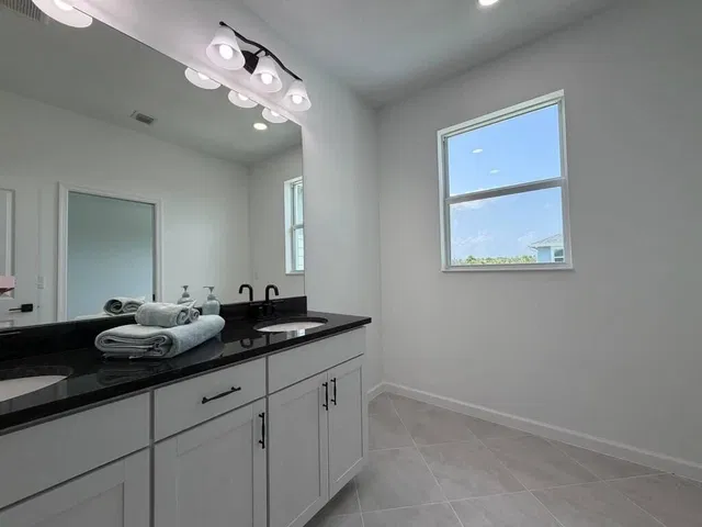 Residence photo 24