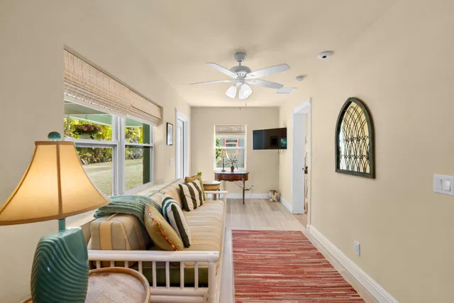  Residence photo 9