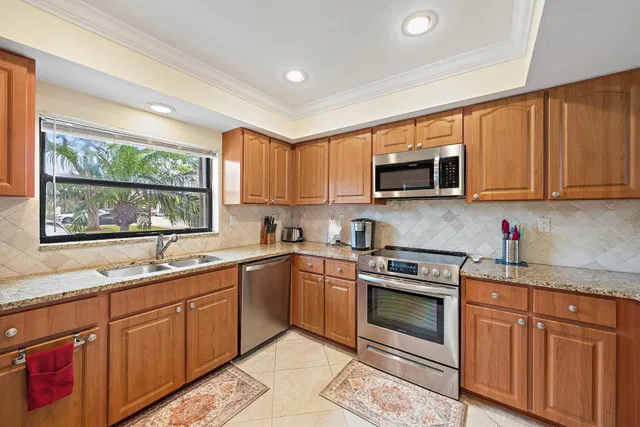  Residence photo 4