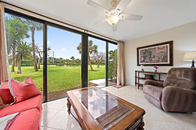  Residence photo 14