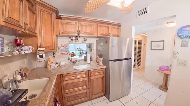 Unit 210 photo 6