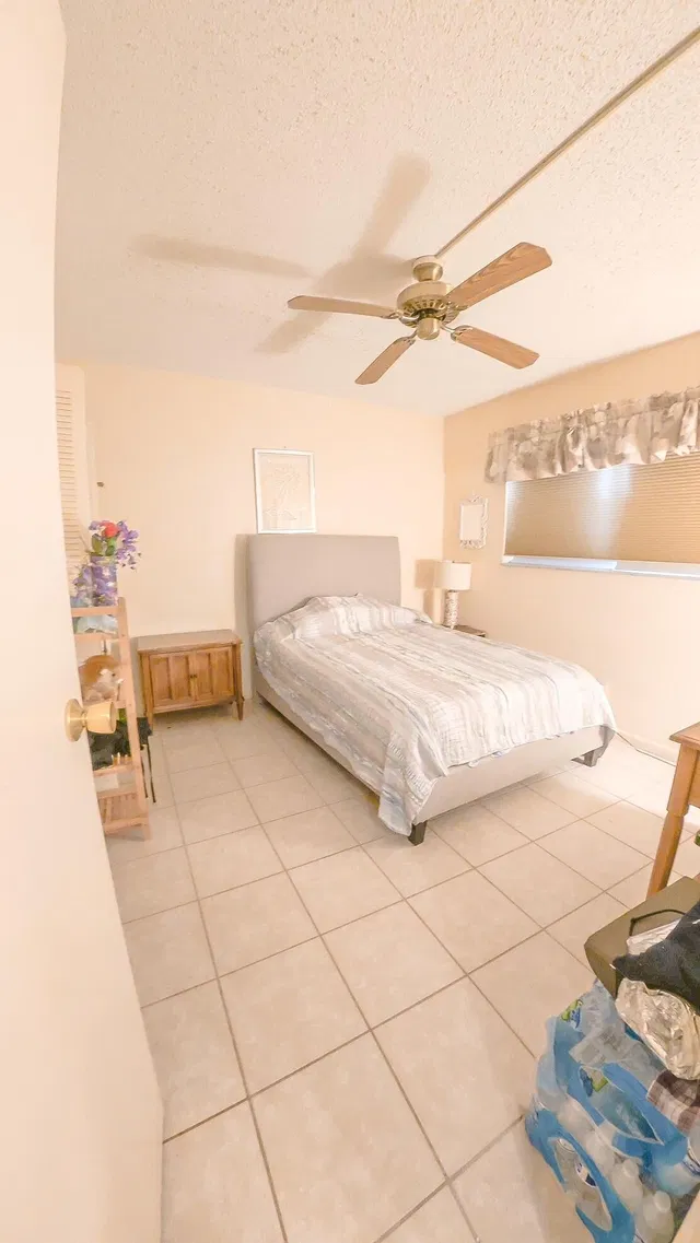Unit 210 photo 8