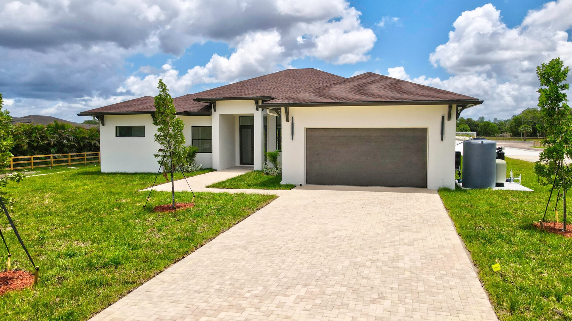 Residence photo 3