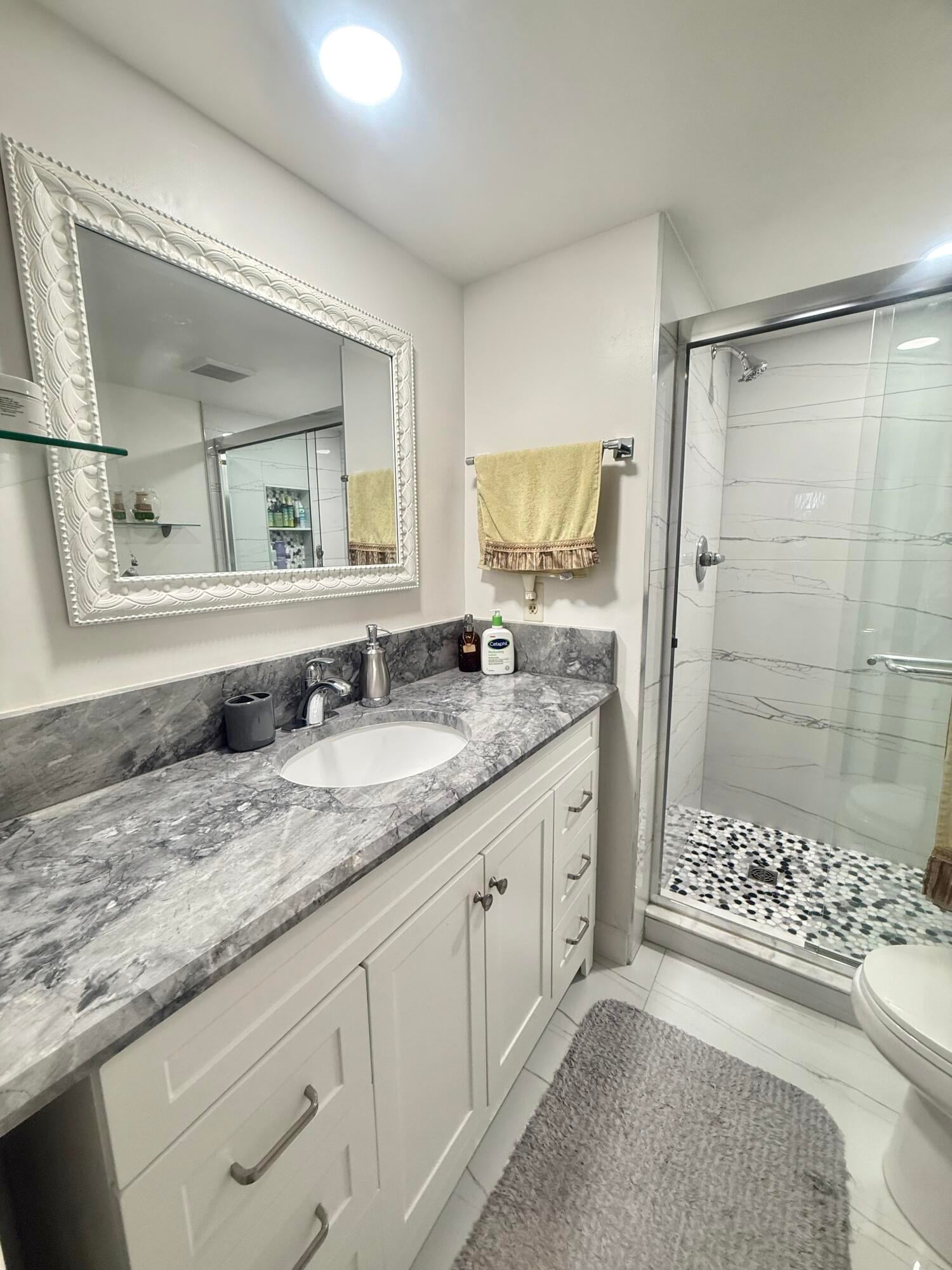  Unit 402 photo 20