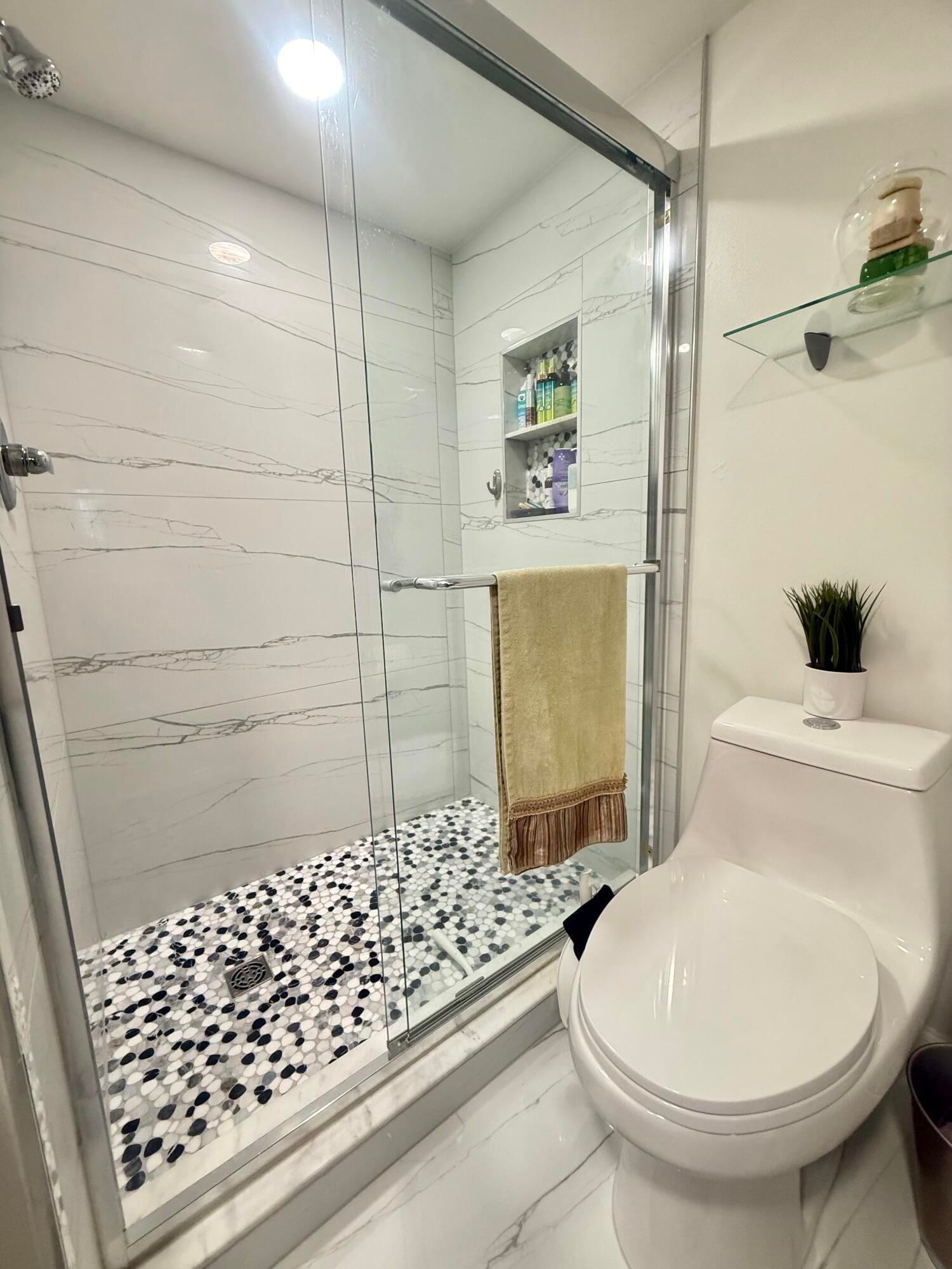  Unit 402 photo 21